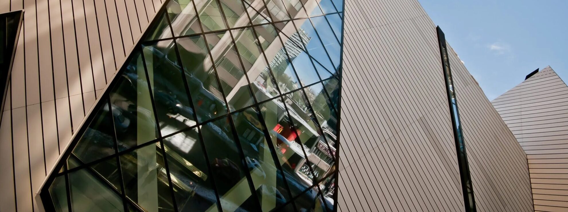 Composit Building Discover the Advantages of ACPs for Modern Commercial Building Exteriors
